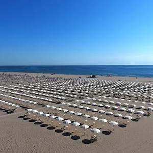Campeggio Albatross Mobile Homes On Mare E Pineta, Llido Degli Estensi